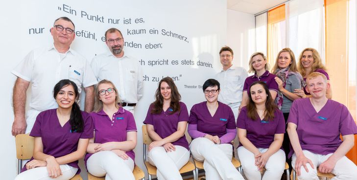 Teamfoto der Gastroenterologischen Praxis in Hannover